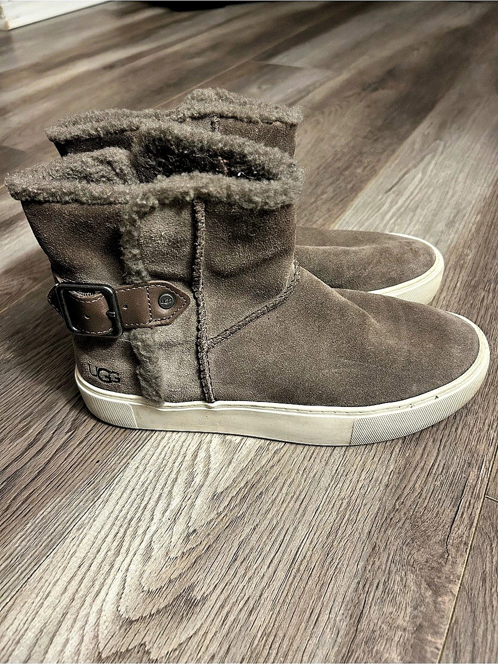 UGG Brown Suede Aika High Top Ankle Bootie Women's Size 8.5